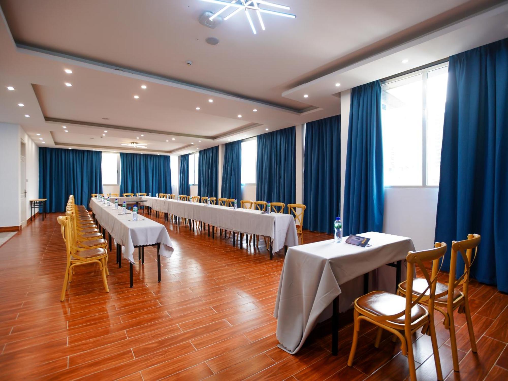 Vibes Hotel And Spa Адис Абеба Екстериор снимка